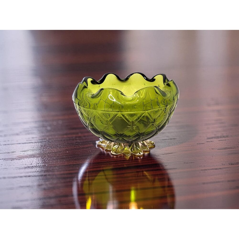 Vintage Indiana Glass Green Diamond Nut,Candy,Fruit Bowl Metal with Pineapple Le